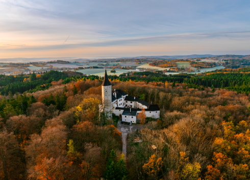 Z Roštejna přímo za Šípkovou Růženkou