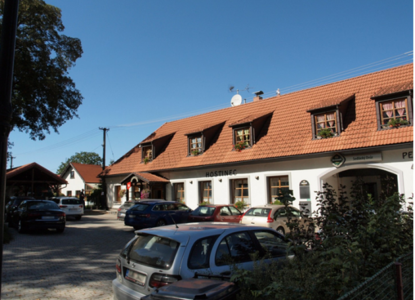 RESTAURACE SEDLÁCKÝ DVŮR