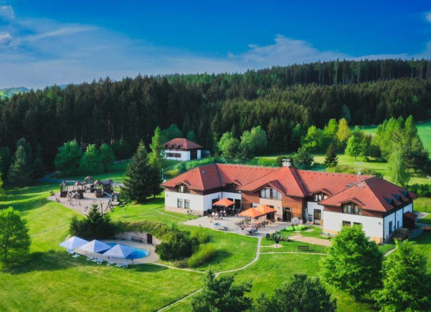 RESTAURACE BOROVINKA Les resort