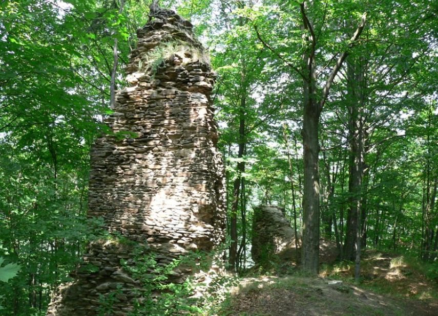 Zřícenina hradu Pyšolec