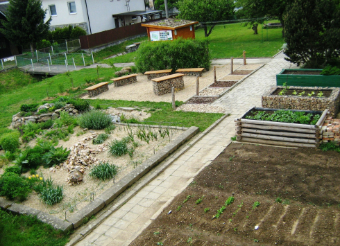 Ukázková školní přírodní zahrada ZŠ a MŠ Domamil