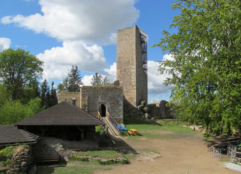 Развалины замка Орлик