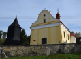 Kostel sv. Václava a dřevěná zvonice v Horním Studenci