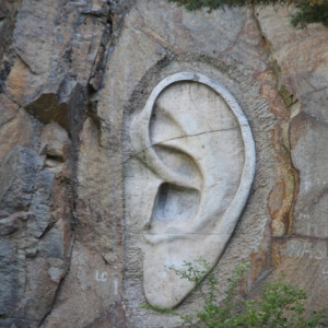 Památník národního odposlechu v lomech u Lipnice (Bretschneiderovo ucho)