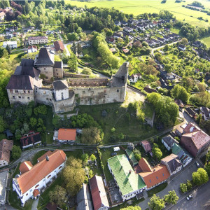 Letecký pohled na hrad Lipnice nad Sázavou
