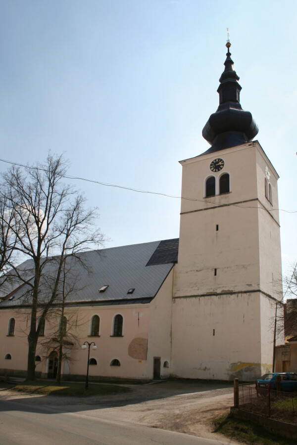Kostel Všech svatých Kamenice nad Lipou (foto 1)