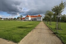 Zámek Valeč - Zámecká zahrada (foto 2)