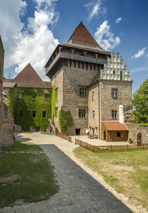 Věž hradu Lipnice nad Sázavou (foto 1)