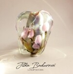 Jitka Baďurová – skleněný šperk z vinutých perel (foto 2)