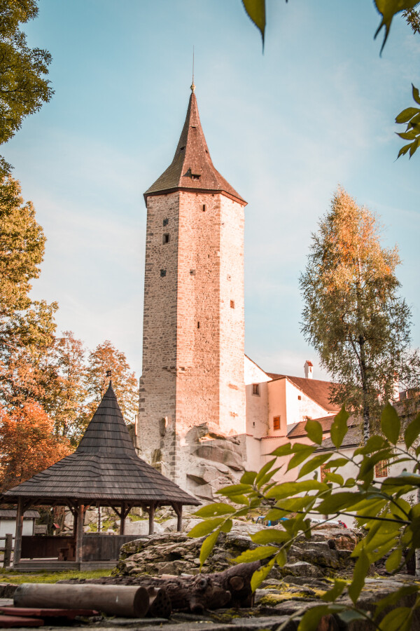 Věž hradu Roštejn (foto 1)