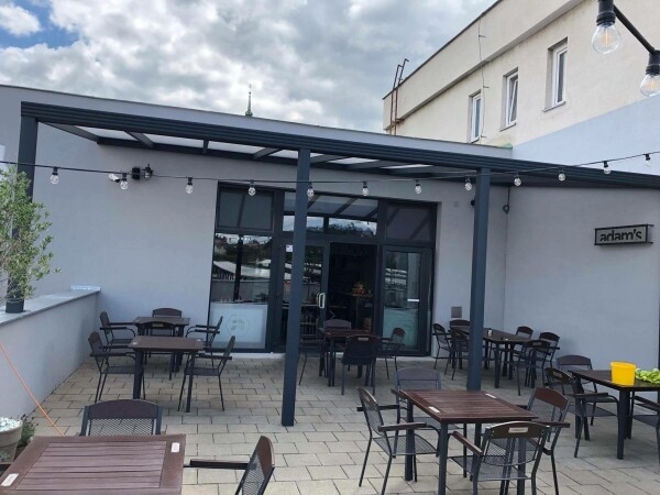 Adam´s Bar & Bistro (foto 1)