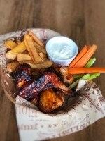 Adam´s Bar & Bistro (foto 4)