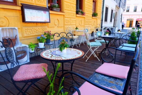 Obývák - bistro & káva (foto 1)