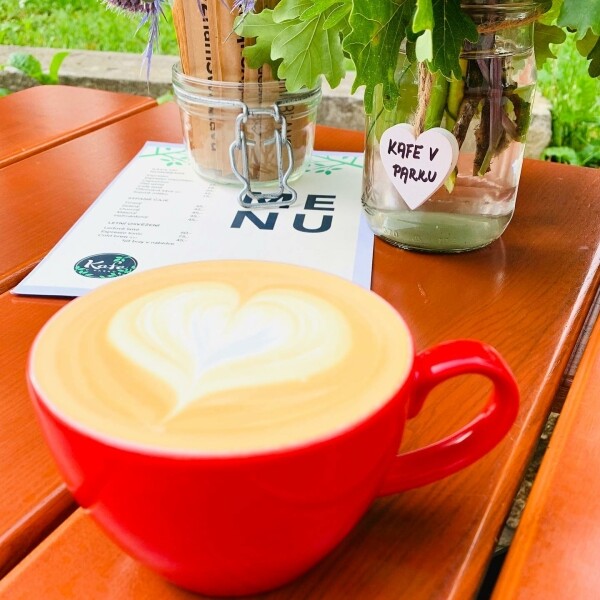 Kafe v Parku (foto 1)