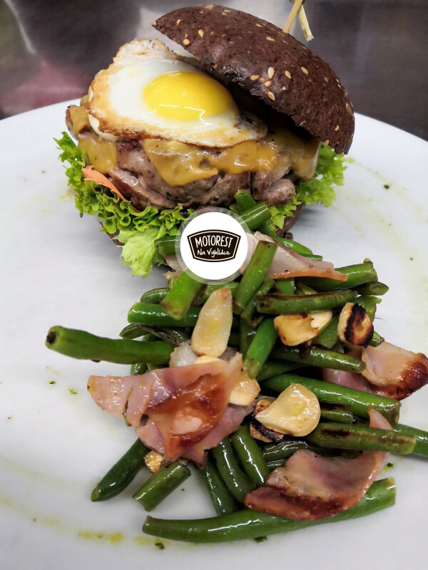 MOTOREST NA VYHLÍDCE (foto 1)