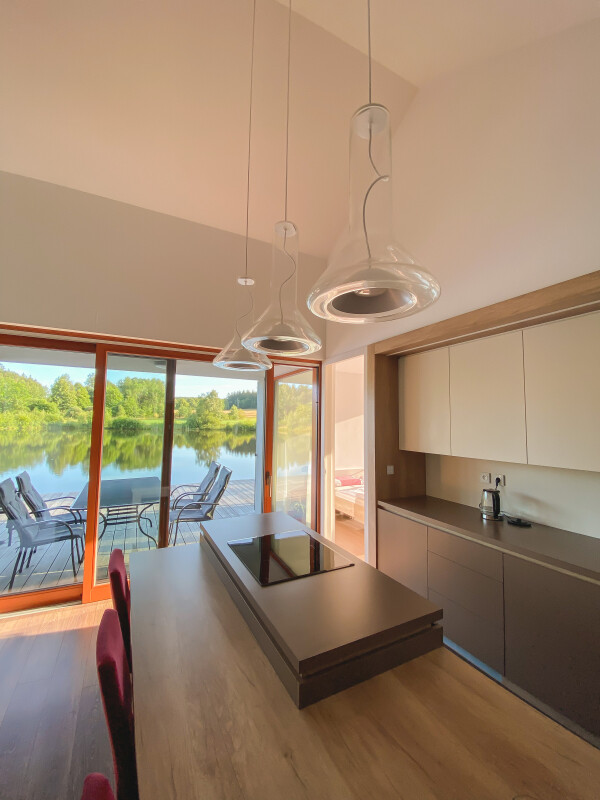 Dům nad vodou (foto 1)