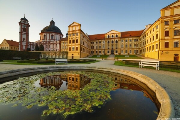 Замок Яромержице над Рокытноу (фото 1)