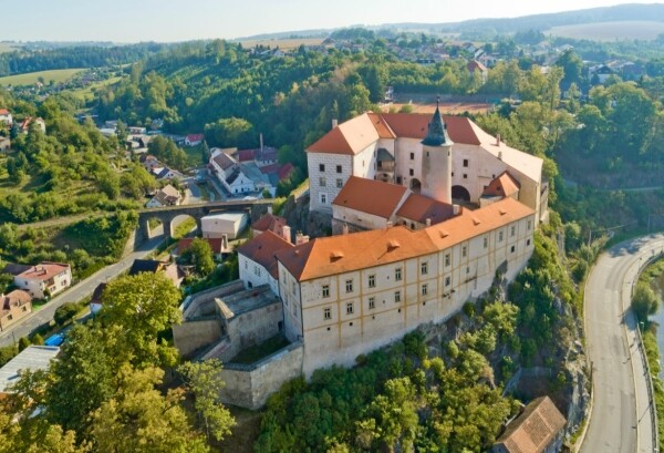 LEDEČ NAD SÁZAVOU castle (photo 1)