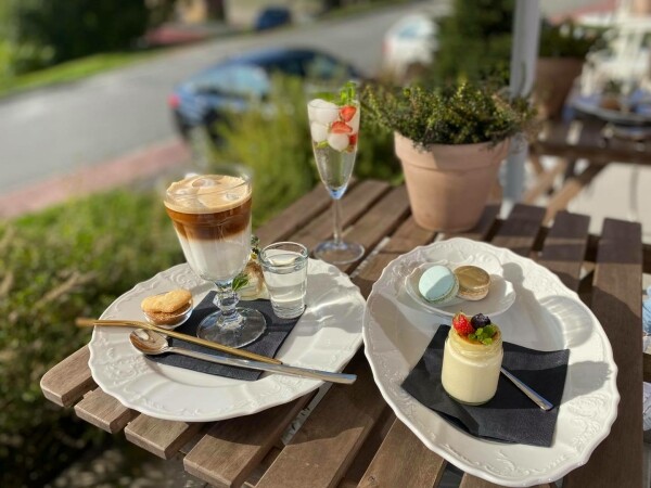 Na "Karlův" most a kávu z francouzské pražírny (foto 1)