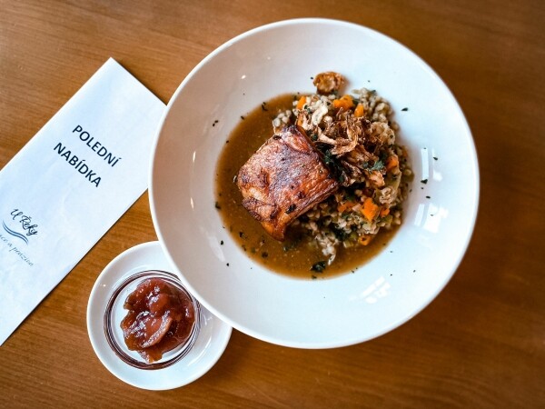 Restaurace a penzion U Řeky (foto 1)