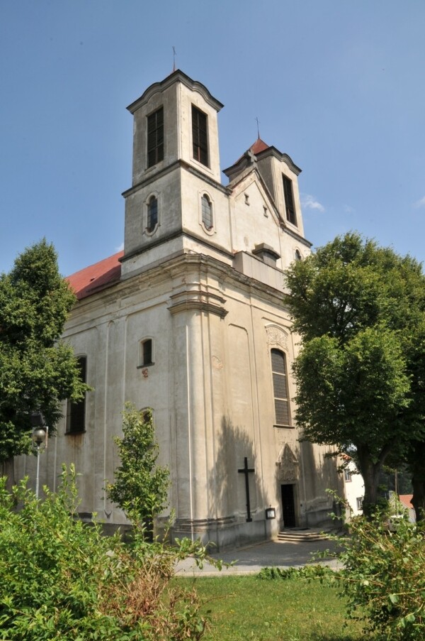 Kostel Narození Panny Marie a sv. Anny v Přibyslavicích (foto 1)