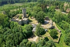 Z kavárny na zříceninu i se psem (foto 3)