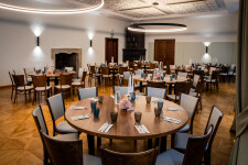 ZÁMEK TŘEŠŤ (foto 4)