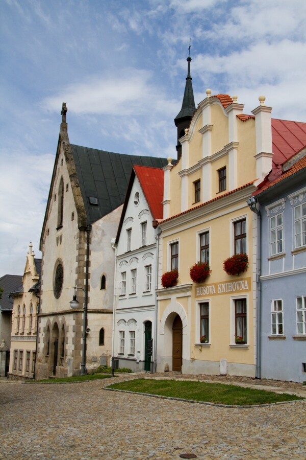 Husova knihovna Polná (foto 1)