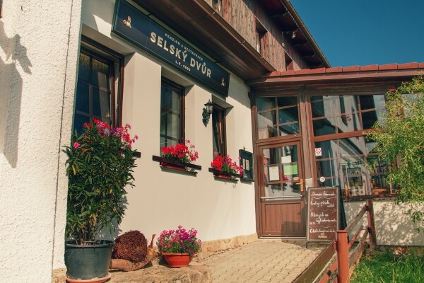 Penzion a restaurace Selský dvůr (foto 1)