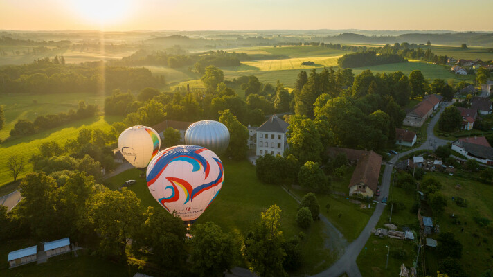 Balónový zámek (foto 1)