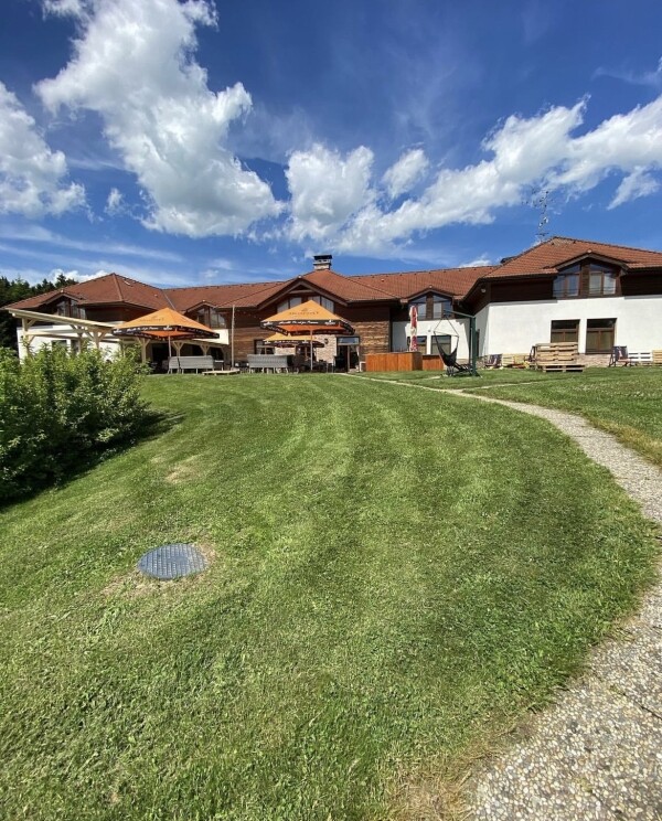 BOROVINKA LES RESORT (foto 1)