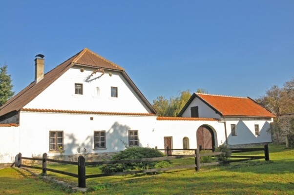 Vesnická památková zóna Petrovice (foto 1)