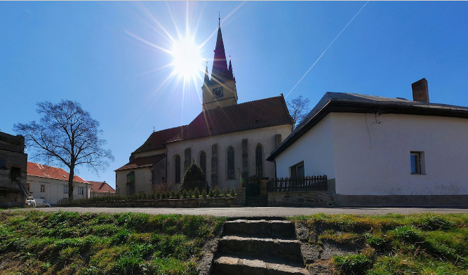 Kostel sv. Petra a Pavla Ledeč nad Sázavou (foto 1)
