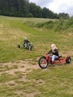 Skikadlečák – sjezd na tříkolkách (foto 2)