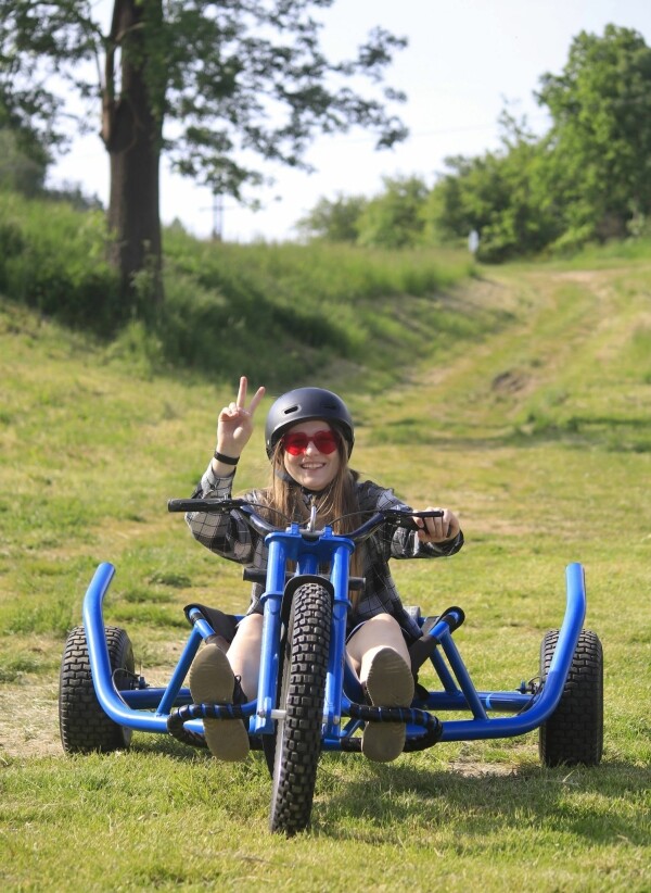 Skikadlečák – sjezd na tříkolkách (foto 1)