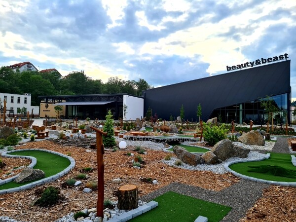 Adventure minigolf Beauty Beast Velké Meziříčí (foto 1)