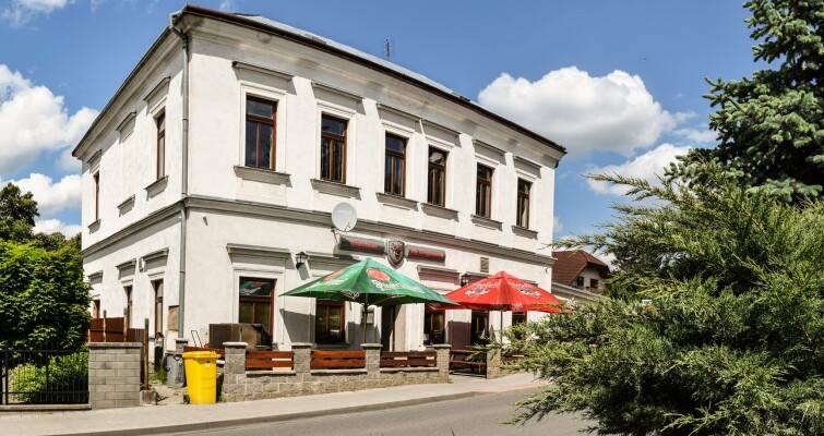 HOSTINEC NA KRAJZONTĚ (foto 1)