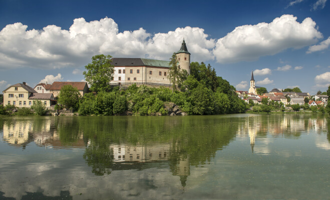 Zámecký areál Žirovnice (foto 1)