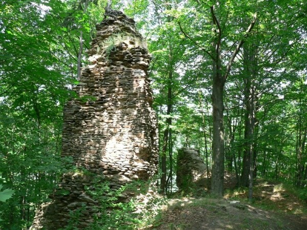Zřícenina hradu Pyšolec (foto 1)