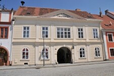 Domy na náměstí Jemnice (foto 2)