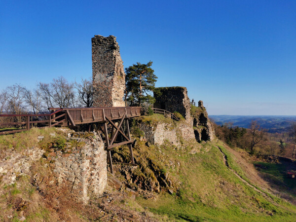 Zřícenina hradu Zubštejn (foto 1)