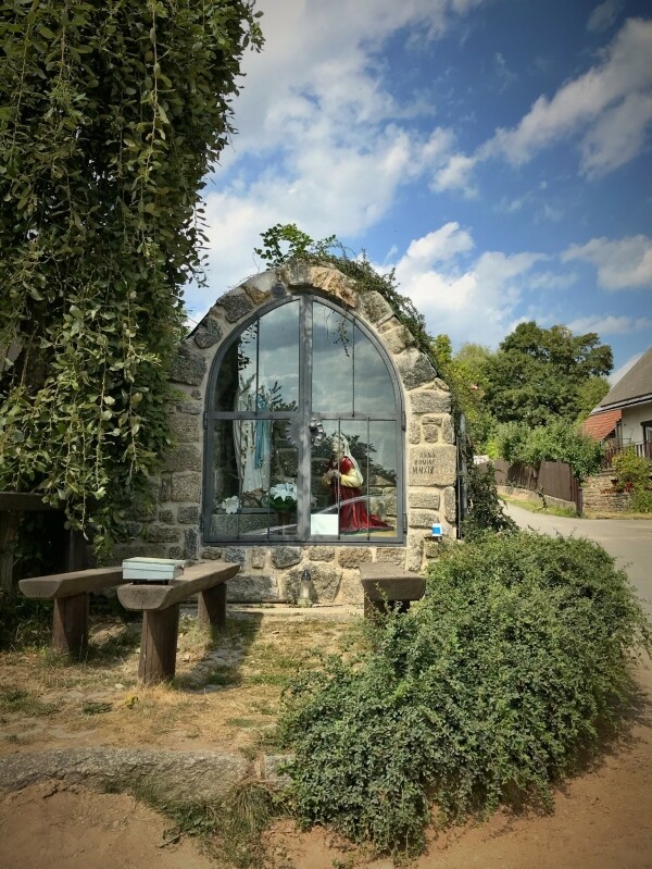 Lurdská jeskyně Radňovice (foto 1)