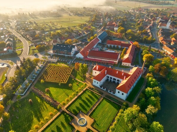 Zámek Valeč - Zámecká zahrada (foto 1)