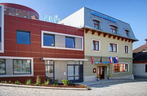 HOTEL ARTABAN**** (foto 1)