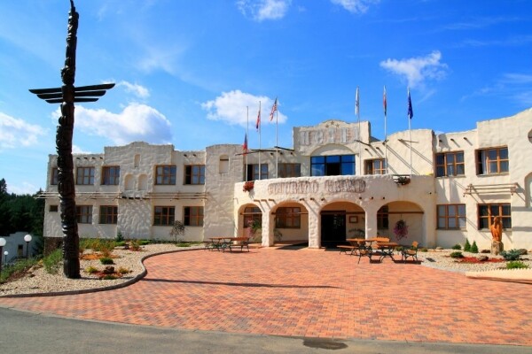 HOTELOVÝ RESORT ŠIKLAND (foto 1)