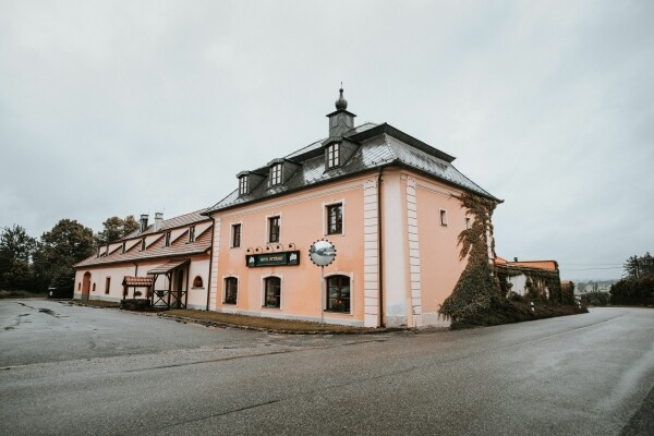 HOTEL RYTÍŘSKO (foto 1)