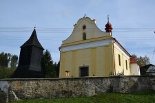 Kostel sv. Václava a dřevěná zvonice v Horním Studenci (foto 2)