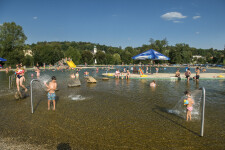 Vodní radovánky v průzračné vodě biotopu Malvíny (foto 3)