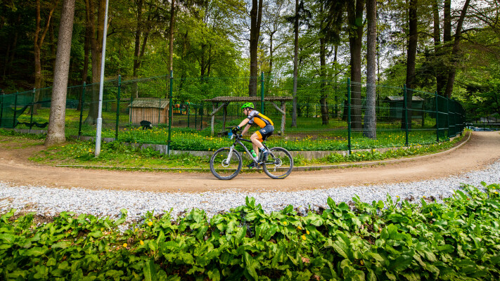 Stříbrným údolím na kole i koloběžce (foto 1)