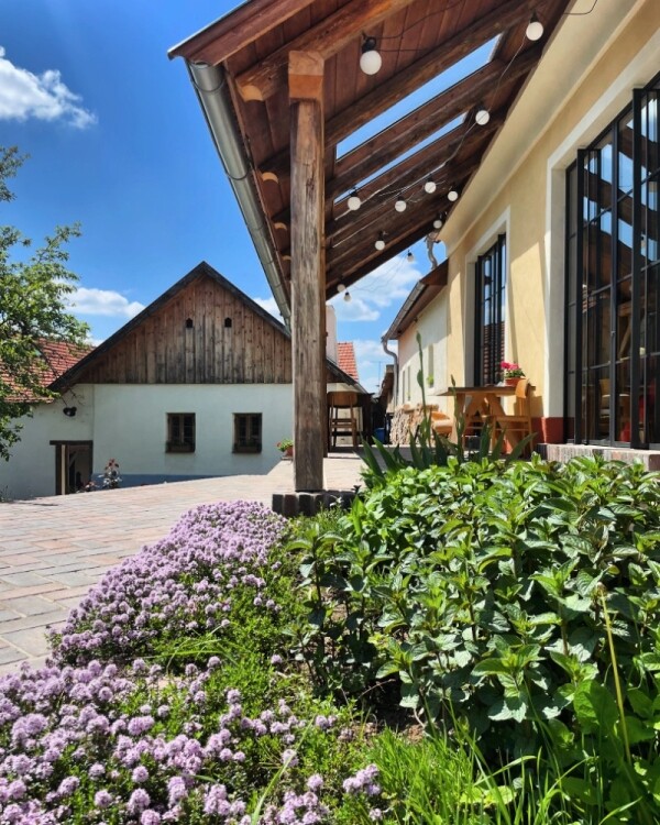 Penzion a restaurace Okamžik (foto 1)